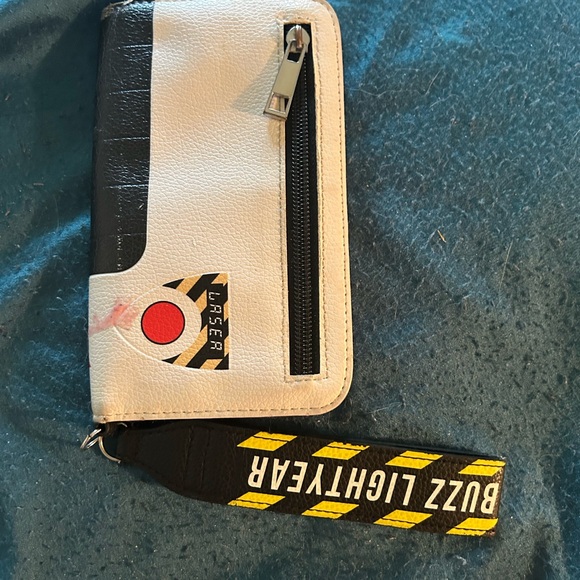 Buzz Lightyear Space Ranger Wallet - Picture 2 of 2